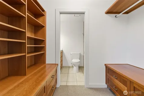 800 N Allen Place Seattle WA 98103