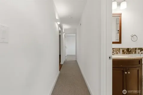 800 N Allen Place Seattle WA 98103
