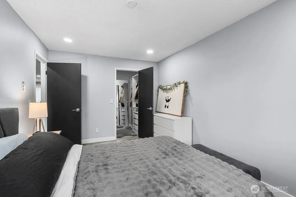 1826 S 330th Federal Way WA 98003