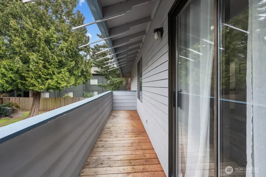 1826 S 330th Federal Way WA 98003