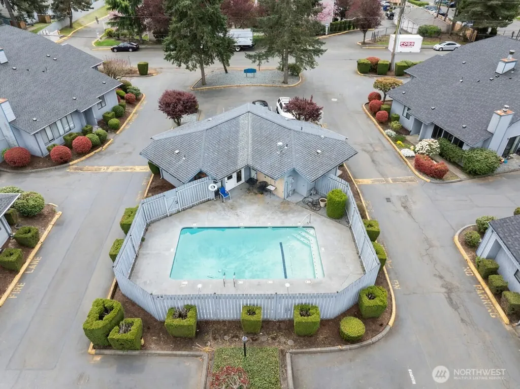 1826 S 330th Federal Way WA 98003