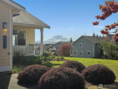 17023 139th Avenue E Puyallup WA 98374