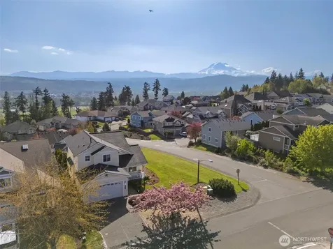 17023 139th Avenue E Puyallup WA 98374