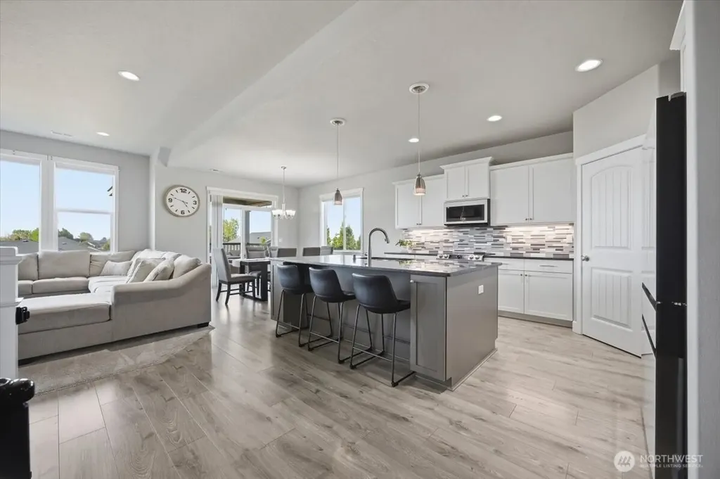 2652 W 44th Place Kennewick WA 99337