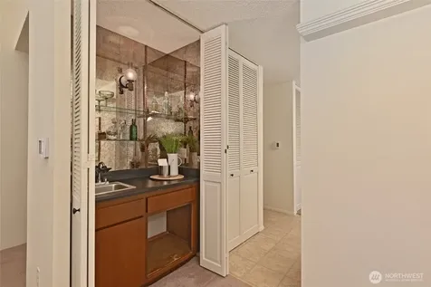 6343 Sand Point Way NE Seattle WA 98115