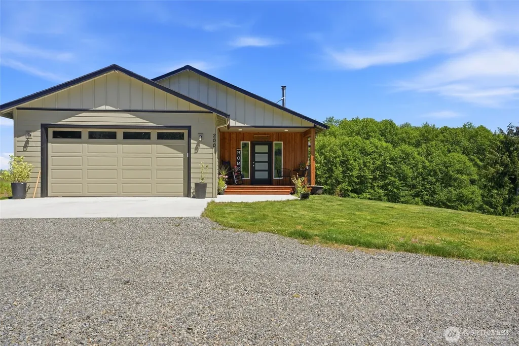 200 Red Hawk Drive Castle Rock WA 98611