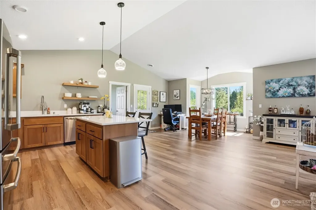 200 Red Hawk Drive Castle Rock WA 98611