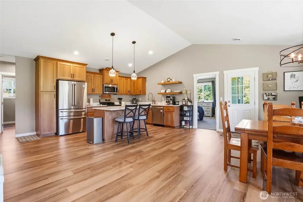 200 Red Hawk Drive Castle Rock WA 98611