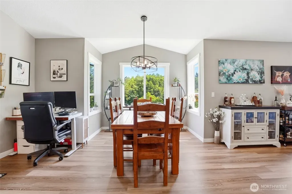 200 Red Hawk Drive Castle Rock WA 98611