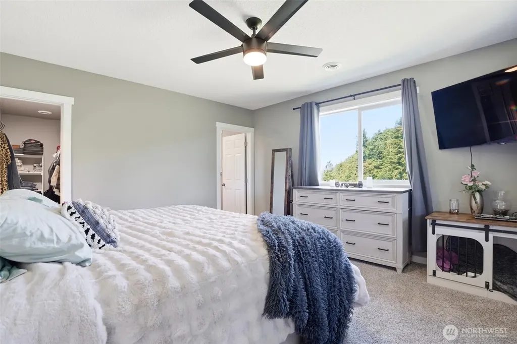 200 Red Hawk Drive Castle Rock WA 98611