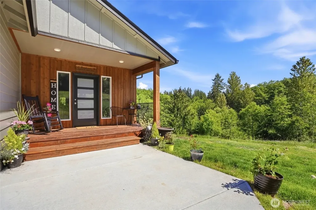 200 Red Hawk Drive Castle Rock WA 98611