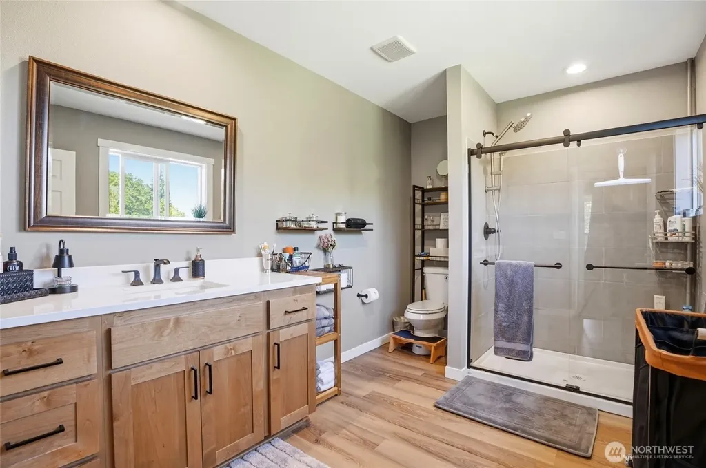 200 Red Hawk Drive Castle Rock WA 98611
