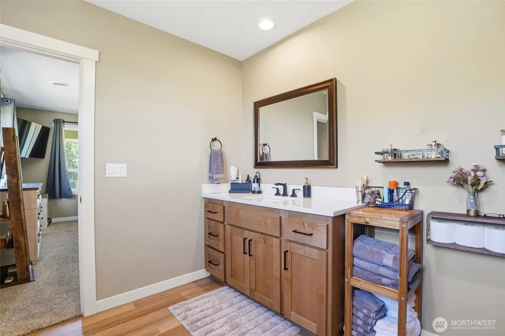 200 Red Hawk Drive Castle Rock WA 98611