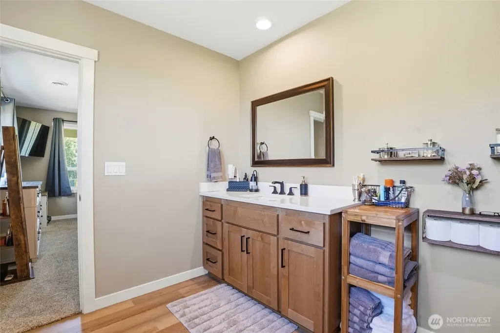 200 Red Hawk Drive Castle Rock WA 98611