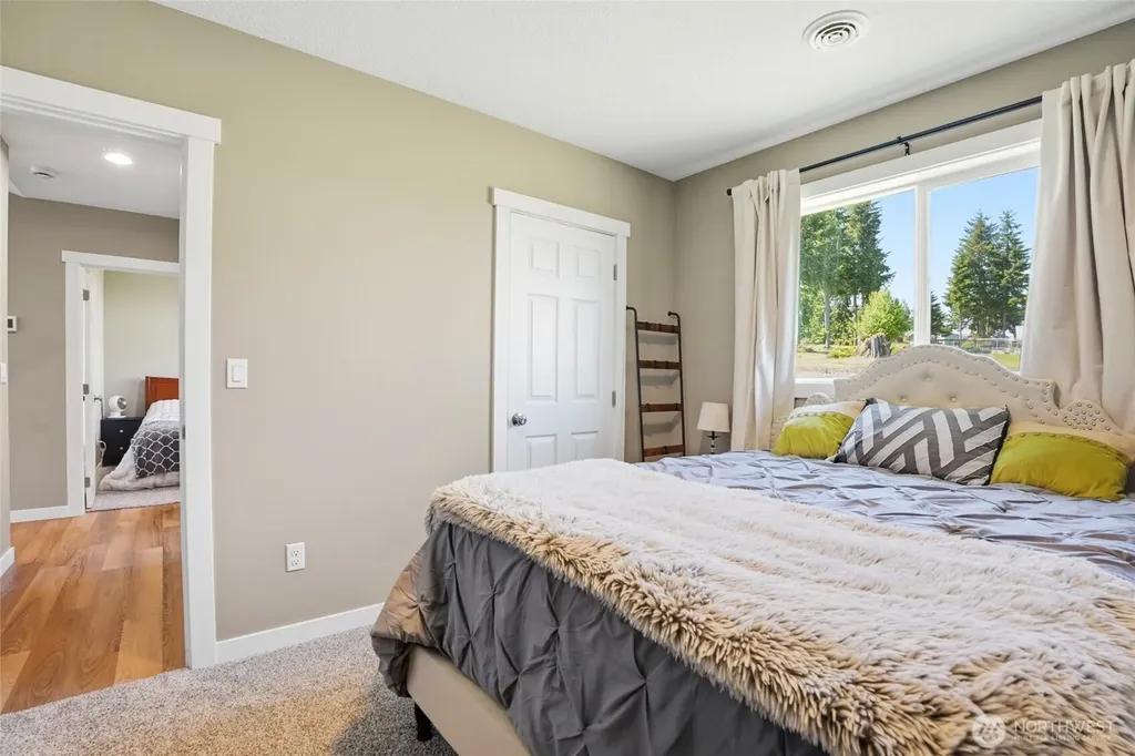 200 Red Hawk Drive Castle Rock WA 98611