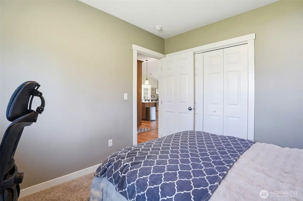 200 Red Hawk Drive Castle Rock WA 98611