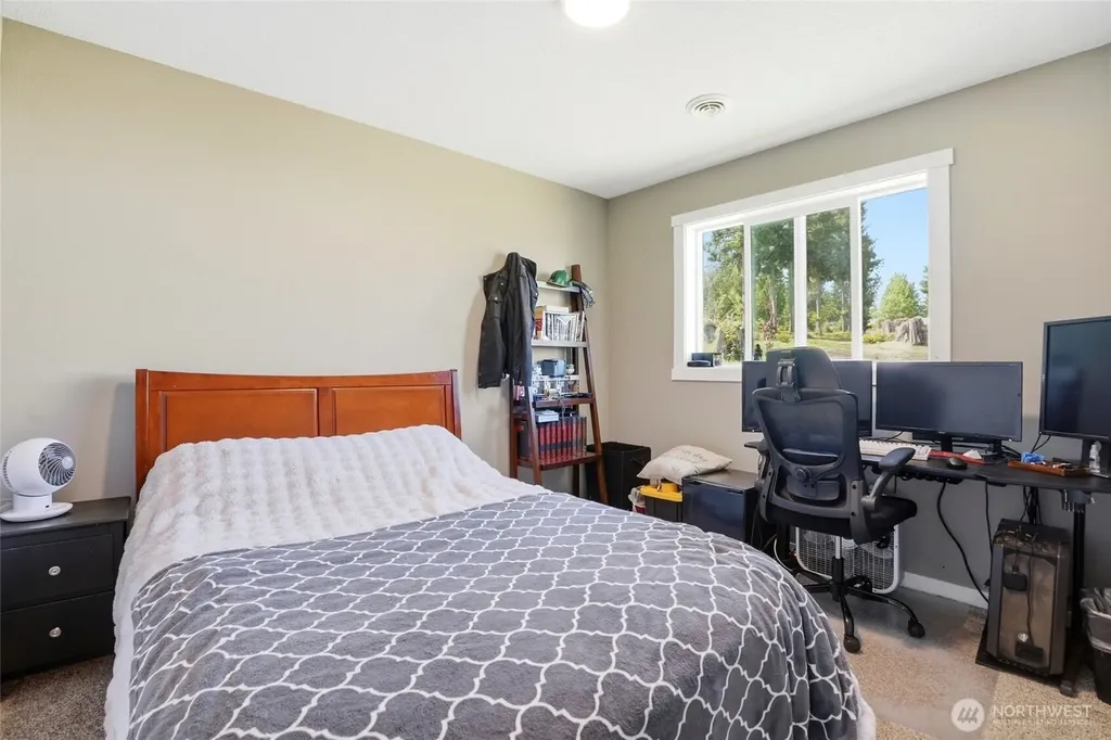 200 Red Hawk Drive Castle Rock WA 98611