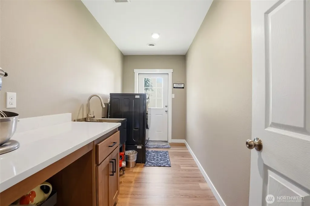 200 Red Hawk Drive Castle Rock WA 98611