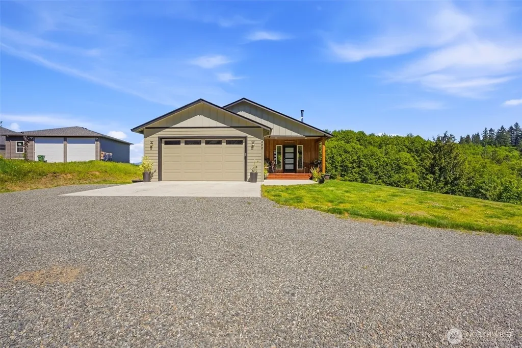 200 Red Hawk Drive Castle Rock WA 98611