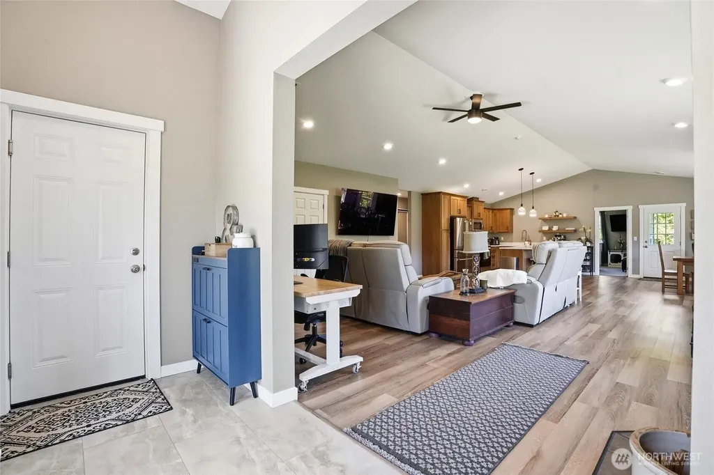 200 Red Hawk Drive Castle Rock WA 98611