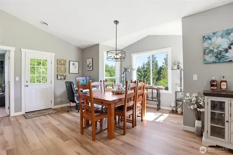 200 Red Hawk Drive Castle Rock WA 98611