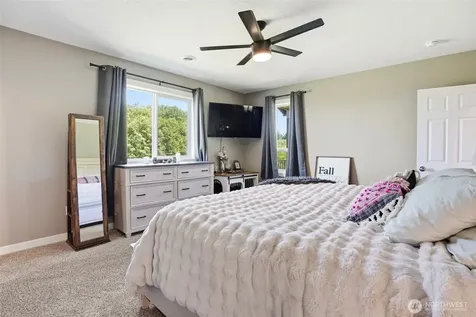 200 Red Hawk Drive Castle Rock WA 98611