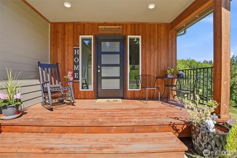 200 Red Hawk Drive Castle Rock WA 98611
