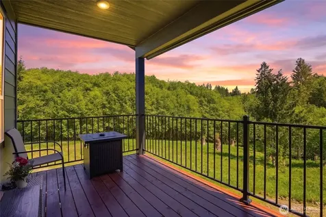 200 Red Hawk Drive Castle Rock WA 98611