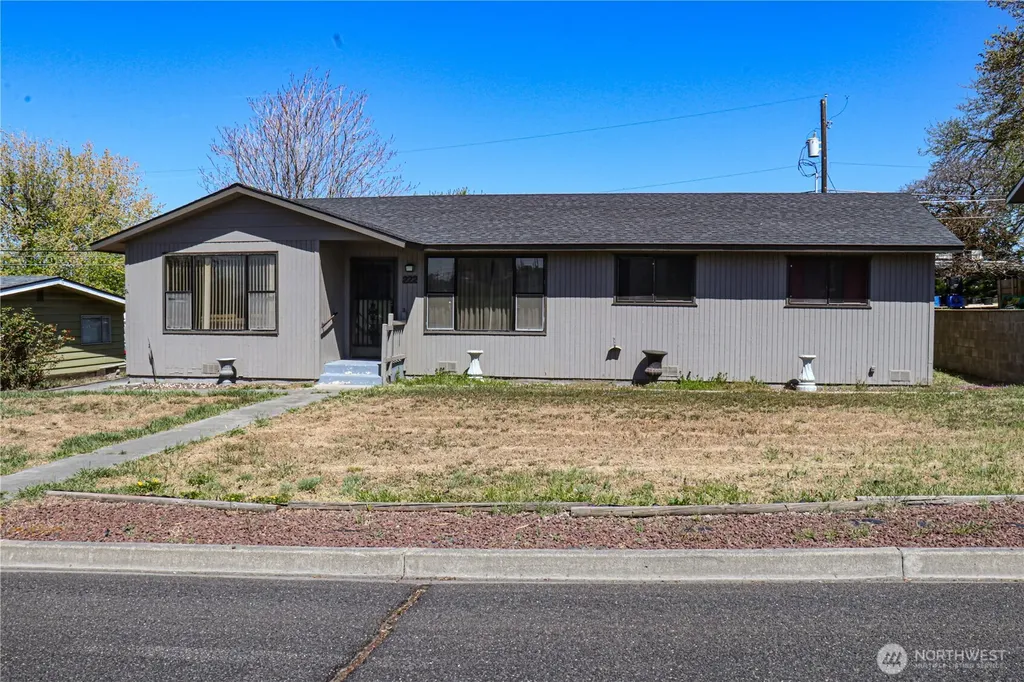 222 W Nelson Road Moses Lake WA 98837