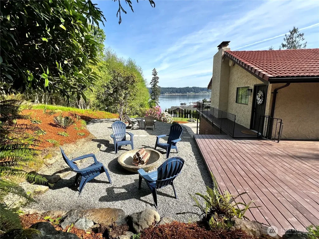 582 North Shore Boulevard Fox Island WA 98333