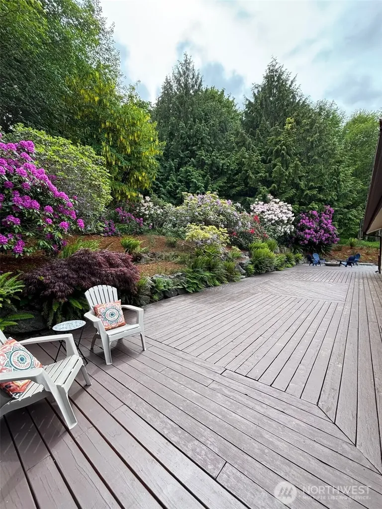 582 North Shore Boulevard Fox Island WA 98333