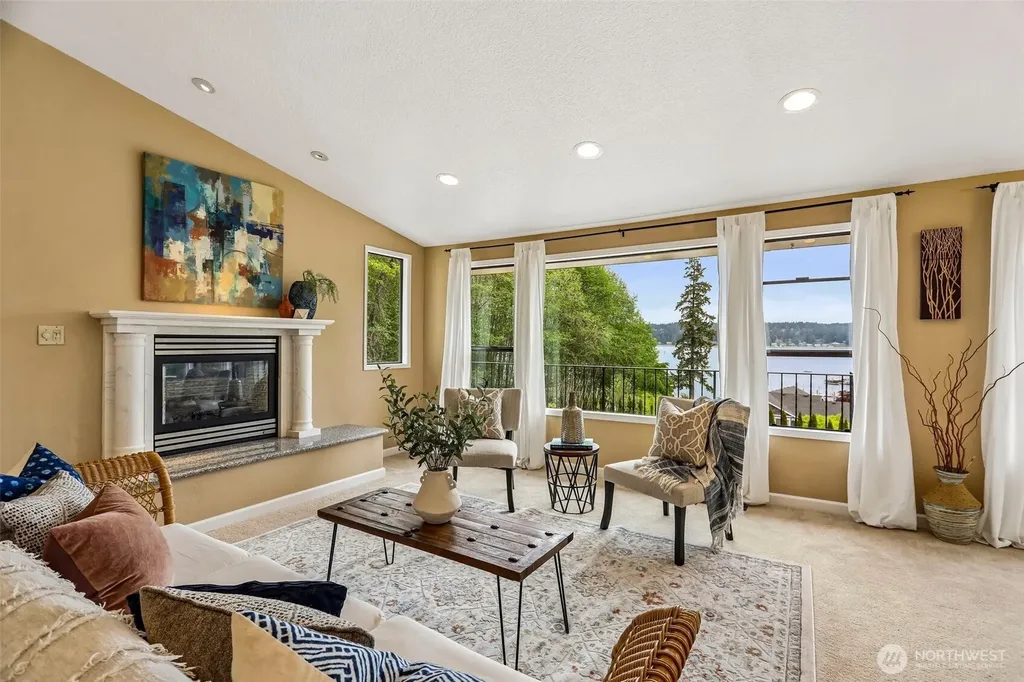 582 North Shore Boulevard Fox Island WA 98333