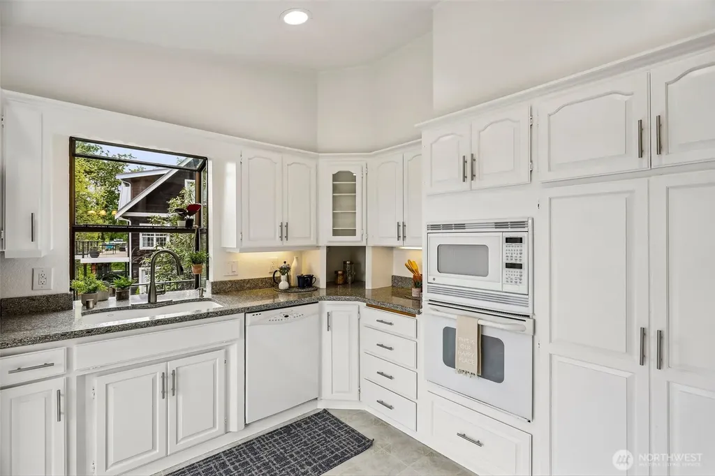 582 North Shore Boulevard Fox Island WA 98333