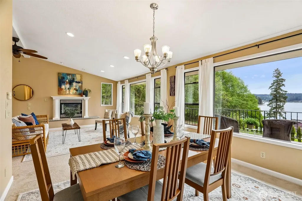 582 North Shore Boulevard Fox Island WA 98333