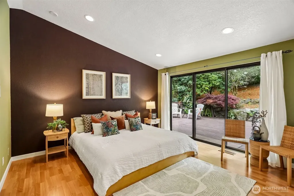 582 North Shore Boulevard Fox Island WA 98333