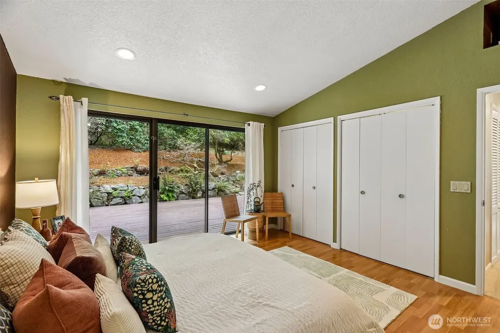 582 North Shore Boulevard Fox Island WA 98333