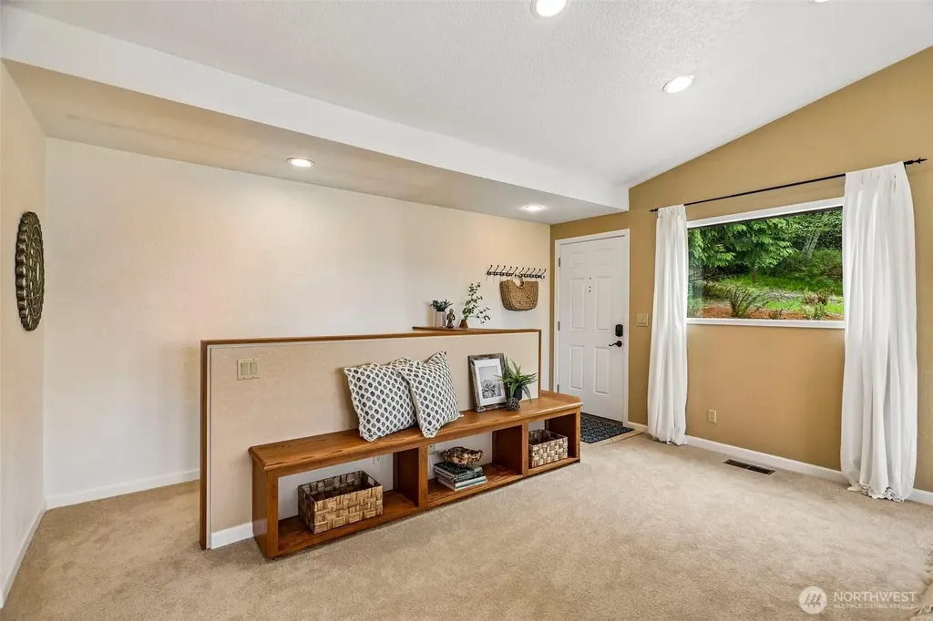 582 North Shore Boulevard Fox Island WA 98333