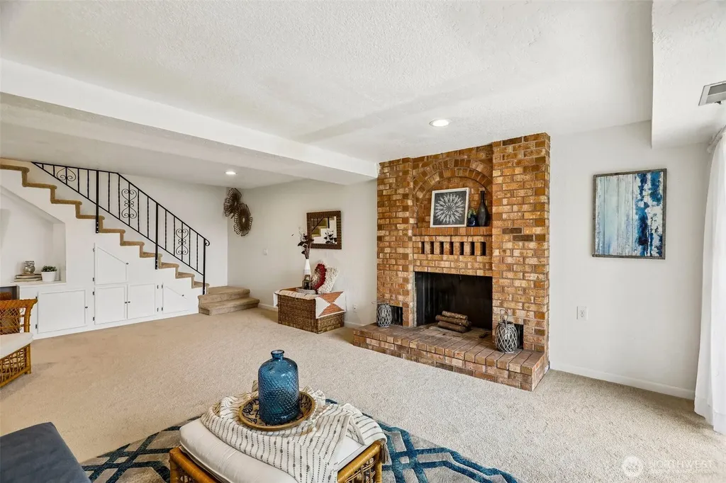 582 North Shore Boulevard Fox Island WA 98333