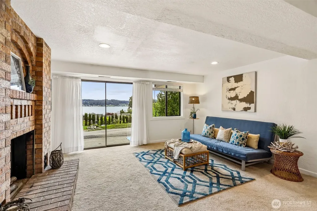 582 North Shore Boulevard Fox Island WA 98333