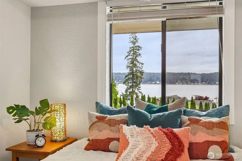 582 North Shore Boulevard Fox Island WA 98333