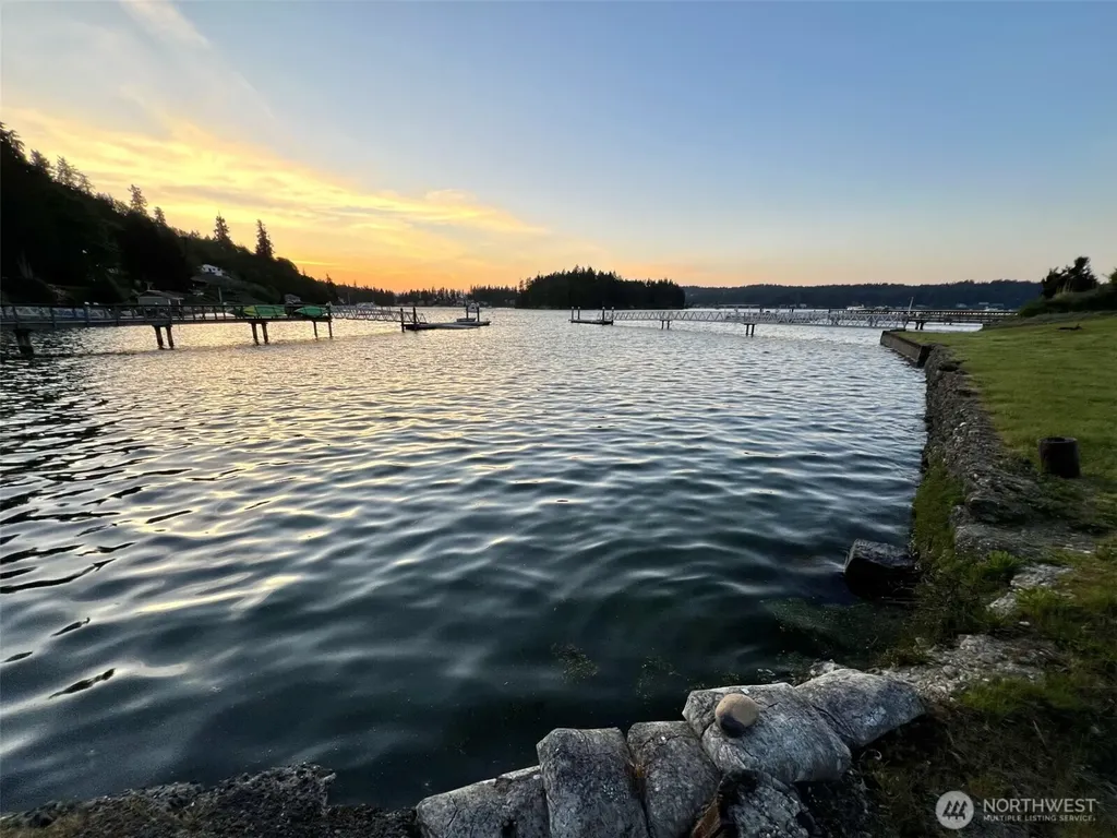 582 North Shore Boulevard Fox Island WA 98333