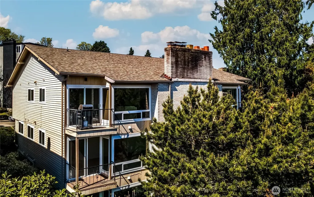 3424 25th Avenue W Seattle WA 98199