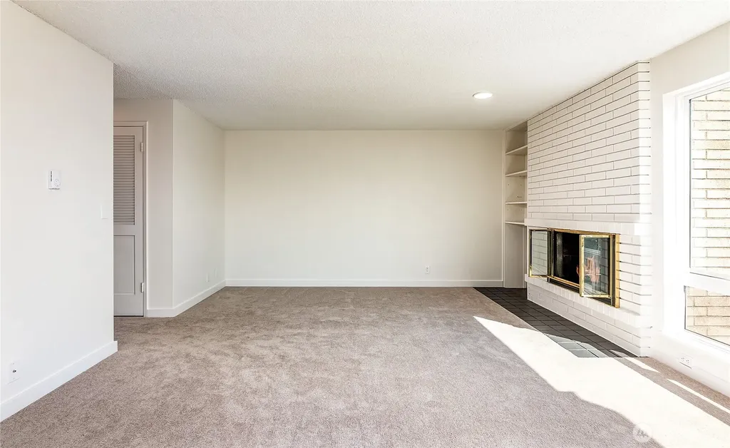 3424 25th Avenue W Seattle WA 98199