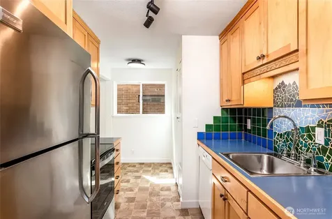 3424 25th Avenue W Seattle WA 98199
