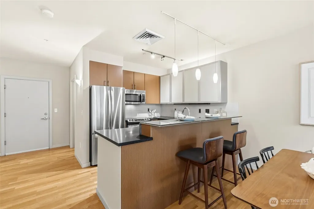 3104 Western Avenue Seattle WA 98121