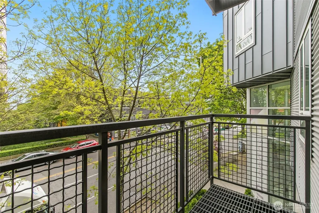 3104 Western Avenue Seattle WA 98121