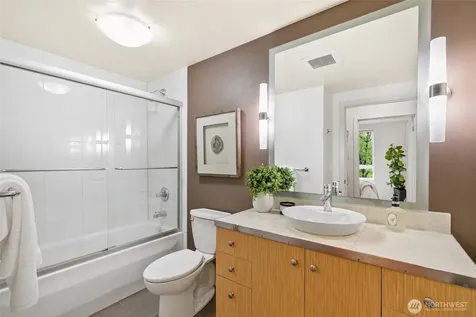 3104 Western Avenue Seattle WA 98121