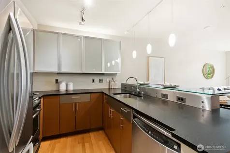 3104 Western Avenue Seattle WA 98121