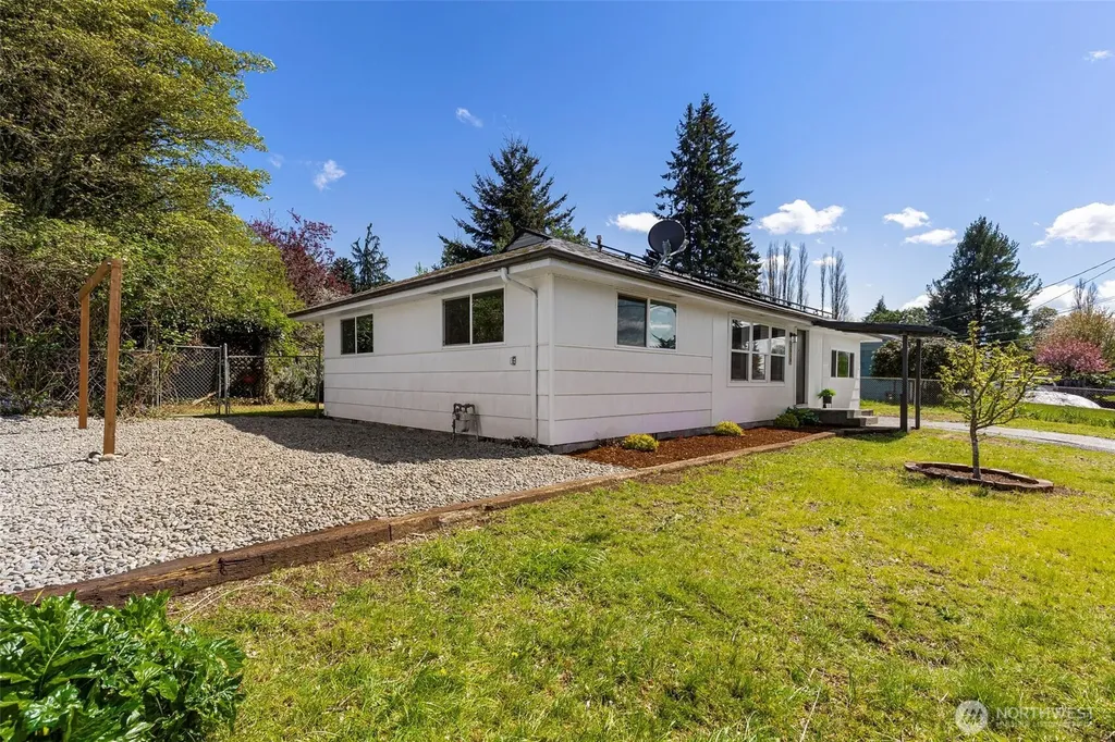 3518 Petersville Road NE Bremerton WA 98310