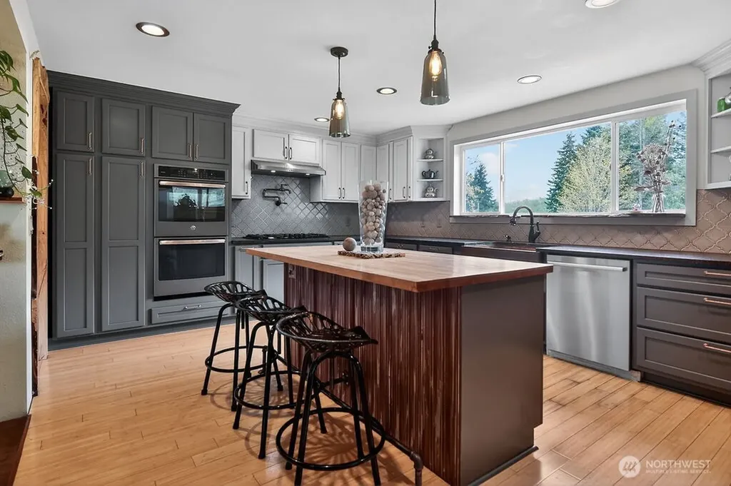 91 W Goforth Road Sequim WA 98382